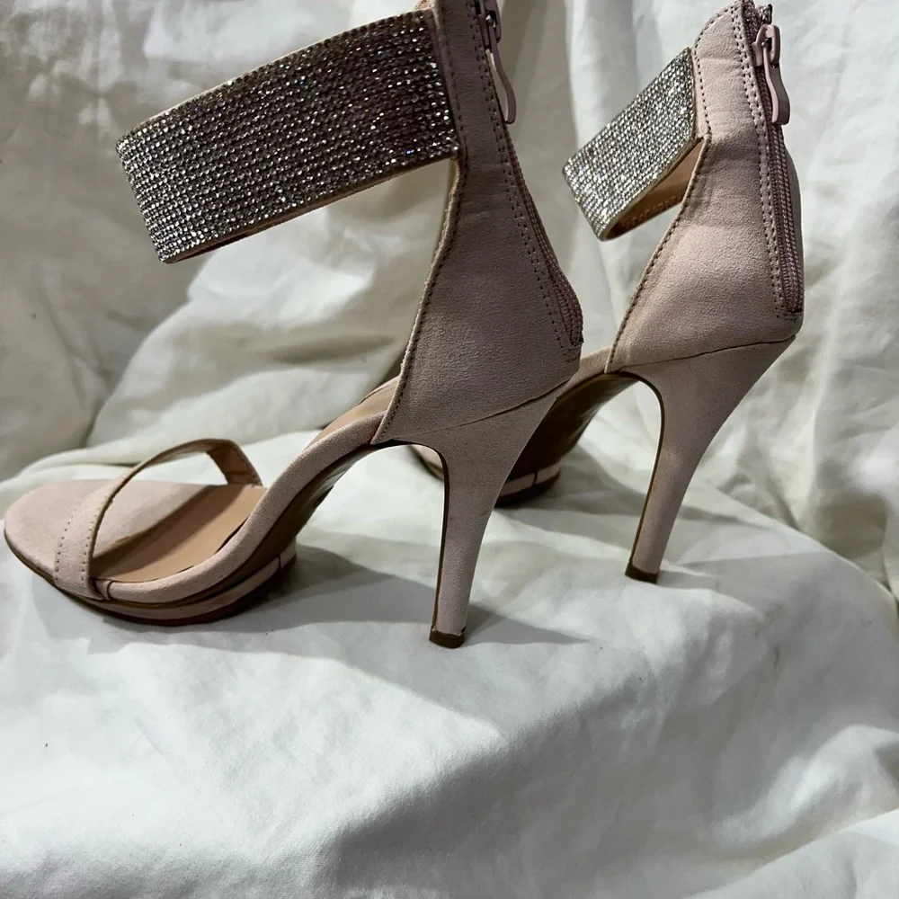 LOV MARK LADYS PINK 4 3/4” INCH HEEL NEVER WORN W/RHINESTONE ANKLE STRAP☑️